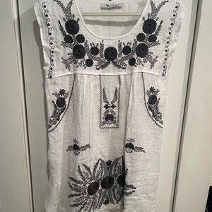 Bindi Embroidered Dress white/black sz small exc cond